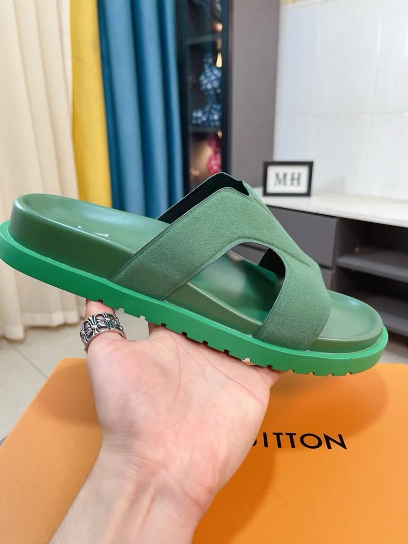 Men's shoes 💰300🌹🌹【LV】Multi-color new men's slippers, original top quality version, original special frosted cowhide➕sheepskin inner and side, non-slip combination sole, more stable walking, more comfortable and lightweight, high-end and generous, size: 38~44